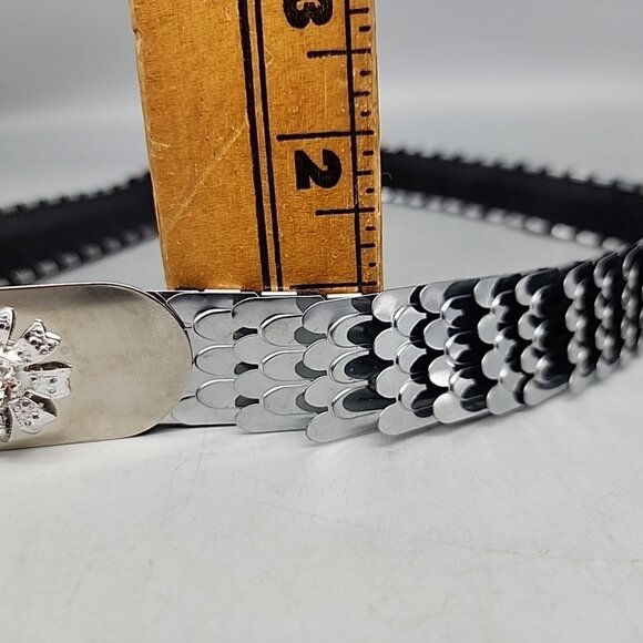 VTG Silver Metal Serpentine Fish Scale Stretch Fashion Belt Retro 30-40" - Picture 4 of 5
